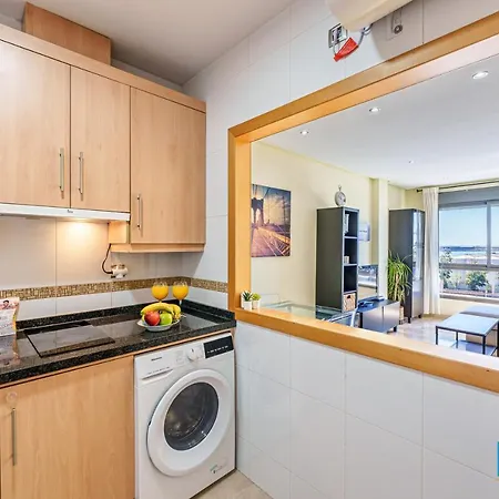 Apartment Sea Views & Parking - Soho Cozy *