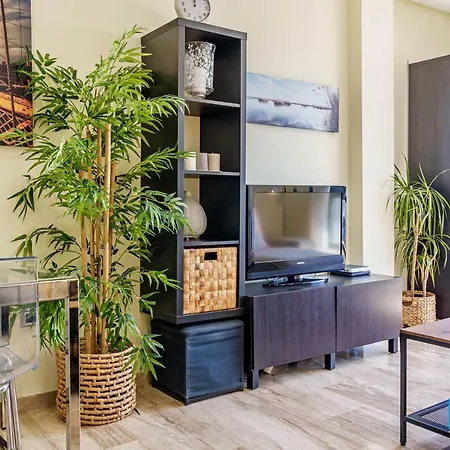 Apartment Sea Views & Parking - Soho Cozy *